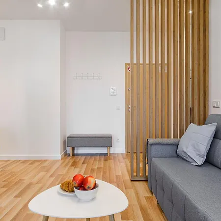 19 Dzielnica Kolejowa P&o Serviced Apartman Varsó