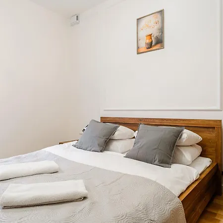 19 Dzielnica Kolejowa P&o Serviced * Varsóvia