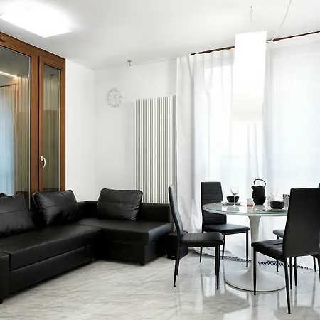 19 Dzielnica Kolejowa P&o Serviced * ורשה