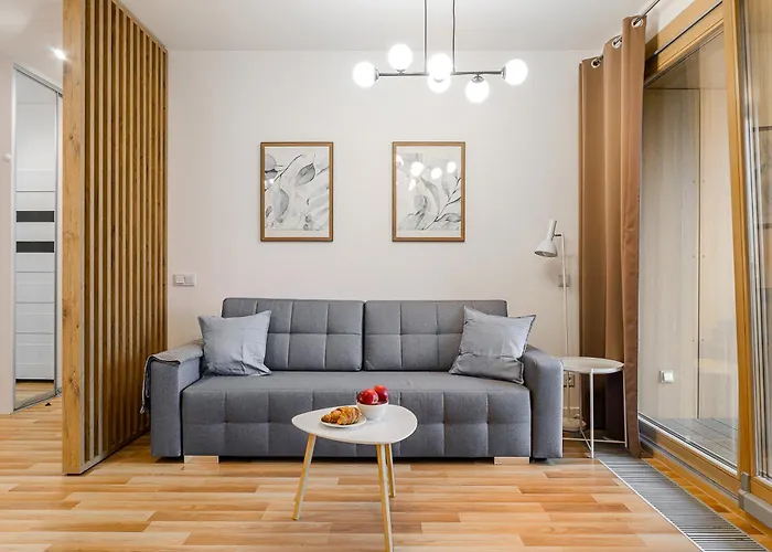 19 Dzielnica Kolejowa P&o Serviced Apartment *