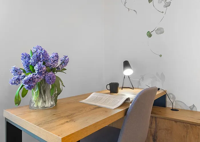 19 Dzielnica Kolejowa P&o Serviced * Warsaw