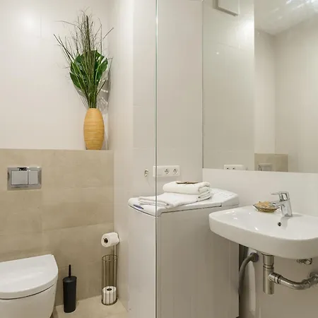 19 Dzielnica Kolejowa P&o Serviced *