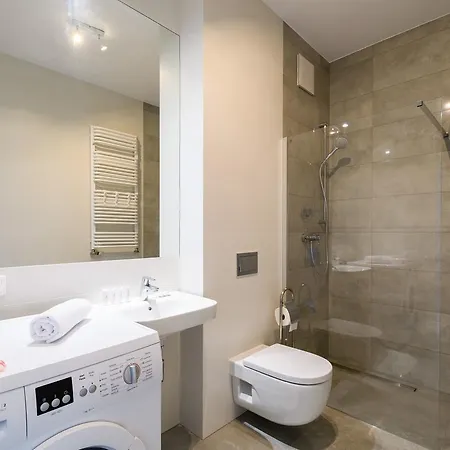 19 Dzielnica Kolejowa P&o Serviced Apartment *